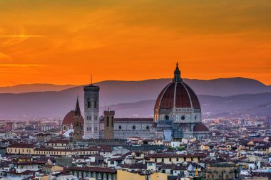 Duomo Santa Maria Del Fiore Floransa, Toskana, İtalya 'da gün batımında