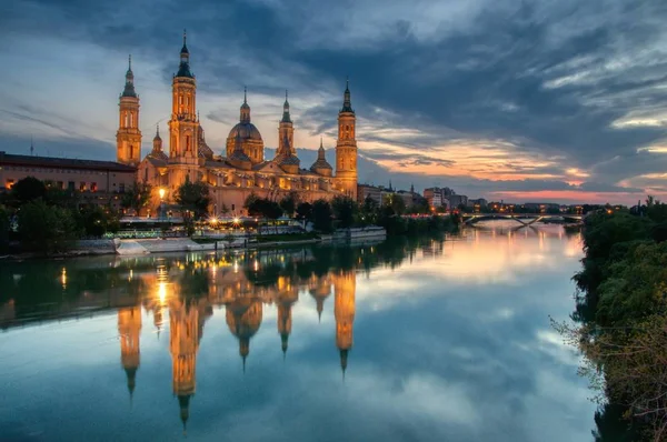 Basilica Vår Lady Floden Pelaren Och Ebro Kväll Zaragoza Aragonien — Stockfoto