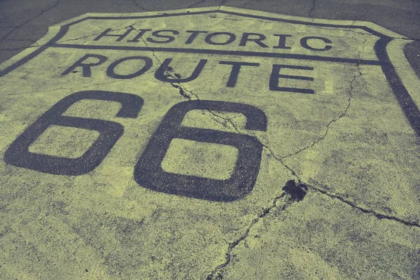 Historyczne trasy 66 na asfalcie — Zdjęcie stockowe
