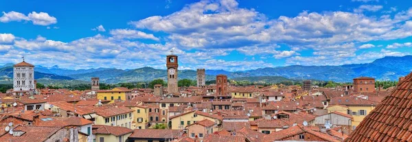 Ortaçağdan kalma şehir Lucca Toskana, İtalya. — Stok fotoğraf