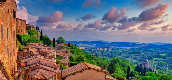 Impresionante Vista Del Pueblo Toscano Montepulciano Italia Día Soleado — Foto de Stock