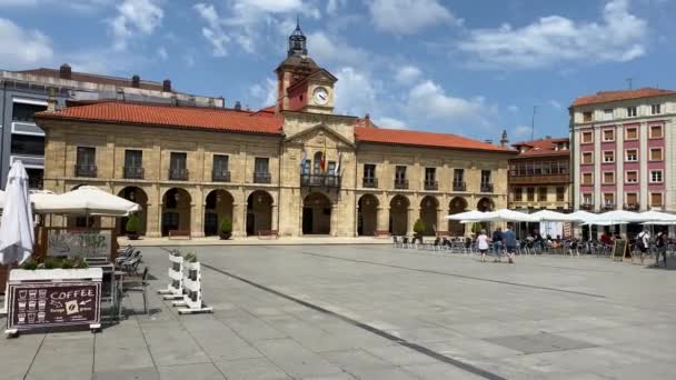 Aviles Asturias Července 2020 Hlavní Náměstí Aviles Radnicí Pozadí Turisté — Stock video