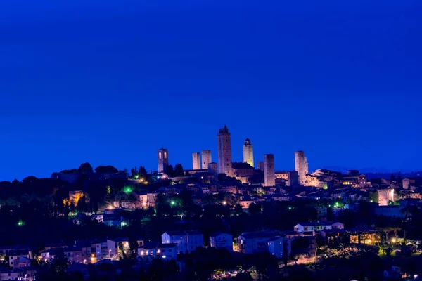 Krásná Modrá Hodina Středověké Vesnici San Gimignano Itálie — Stock fotografie