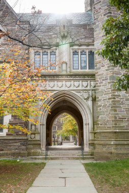 Princeton, New Jersey - 1 Kasım 2017: Princeton Üniversitesi duvarda bir sonbahar günü bir görünüm