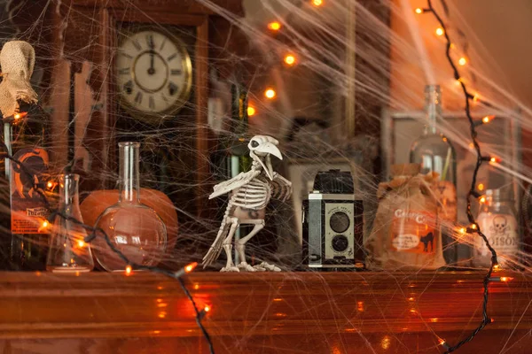 Woodbridge New Jersey Ottobre 2018 Decorazioni Halloween Spettrali Adornano Manto — Foto Stock