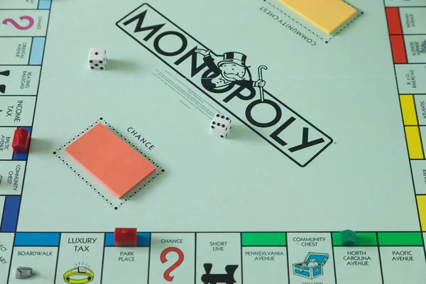 Woodbridge New Jersey Outubro 2018 Uma Visão Jogo Tabuleiro Monopoly — Fotografia de Stock