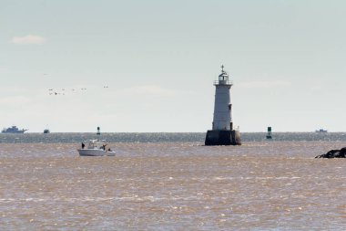 Bir görünümü büyük yataklar deniz feneri, bir buji ışık, New Jersey ve New York arasında Raritan Bay.