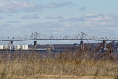 Outerbridge Perth Amboy, New Jersey ve Staten Island, New York bağlayacak uygularken, bir görünüm. South Amboy çekilmiş fotoğrafı.
