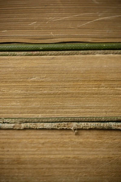 Hasarlı Kitap Eski Bir Yığını Bir Closeup — Stok fotoğraf