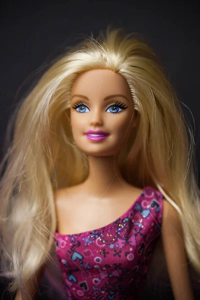 Κορίτσι Barbie της εποχής του 2000 — Φωτογραφία Αρχείου