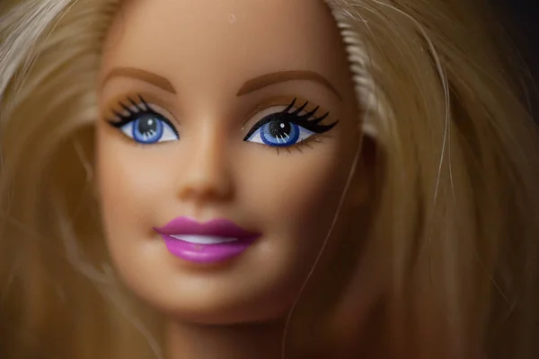 2000-talet eran Barbie docka — Stockfoto