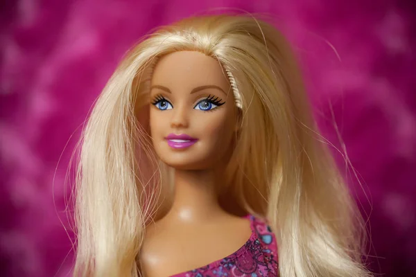 Barbie-Puppe aus den 2000er Jahren — Stockfoto