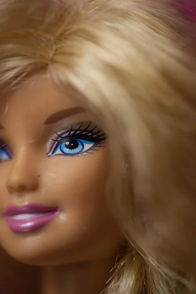 Κορίτσι Barbie της εποχής του 2000 — Φωτογραφία Αρχείου