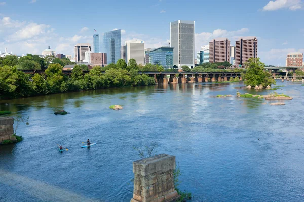 Richmond Virginia Agosto 2019 Horizonte Richmond Sobre Río James Día Fotos De Stock Sin Royalties Gratis