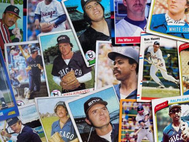 WOODBRIDGE, NEW JERSEY - 25 Temmuz 2020: Doruss, Fleer ve Topps 'un Chicago White Sox Beyzbol kartları koleksiyonu