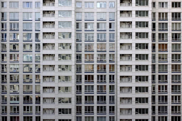 Wohngebiet Viele Der Gleichen Fenster — Stockfoto