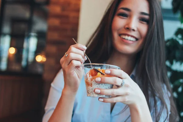 Beautiful Charming Brunette Smiling Asian Girl Has Breakfast Coffee Chia — Stock Photo, Image