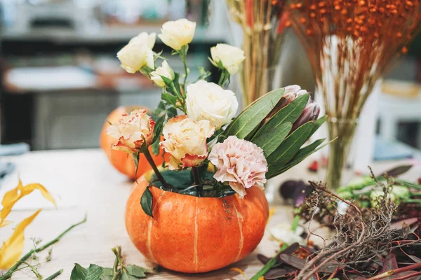 Diy Autumn Flower Arrangement Bouquet Pumpkin Florist Work Floristry Studio — Stock Photo, Image
