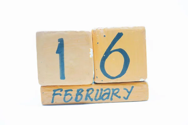 Februari Dag Van Maand Handgemaakte Houten Kalender Geïsoleerd Een Witte — Stockfoto