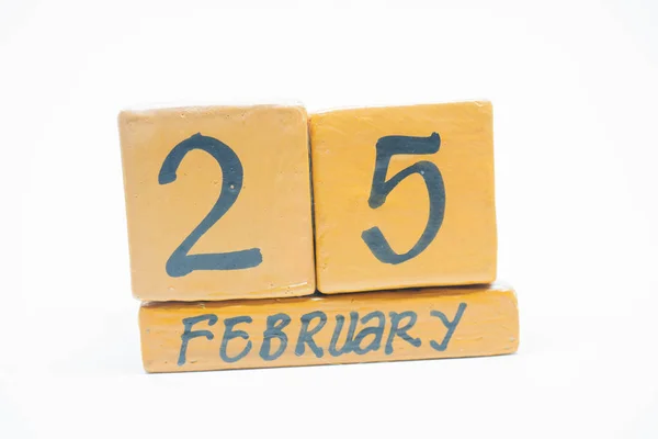 Febrero Día Del Mes Calendario Madera Artesanal Aislado Sobre Fondo —  Fotos de Stock