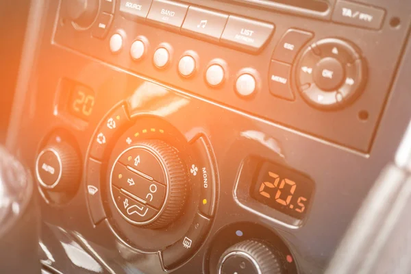 araç içinde detay Klima düğmesi