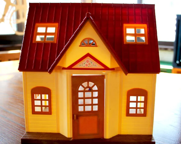 Doll house, the concept of selling real estate
