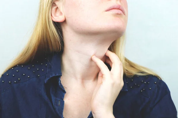 Woman Have Sore Throat Female Touching Neck Hand Healthcare Concepts — Stock Photo, Image