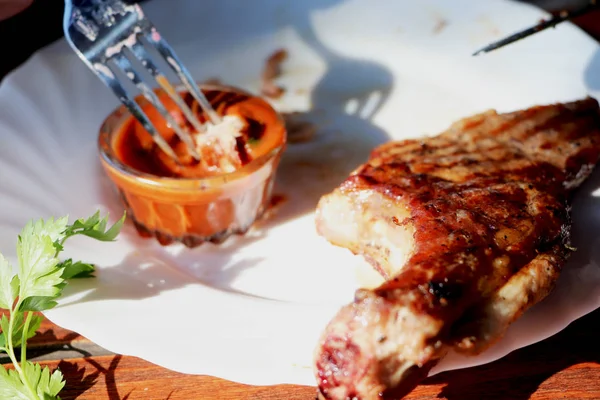 Kemik soslu domuz eti biftek