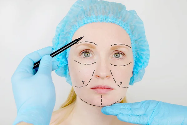 Facial Plastic Surgery Facelift Facelift Face Correction Plastic Surgeon Examines — Stock Photo, Image