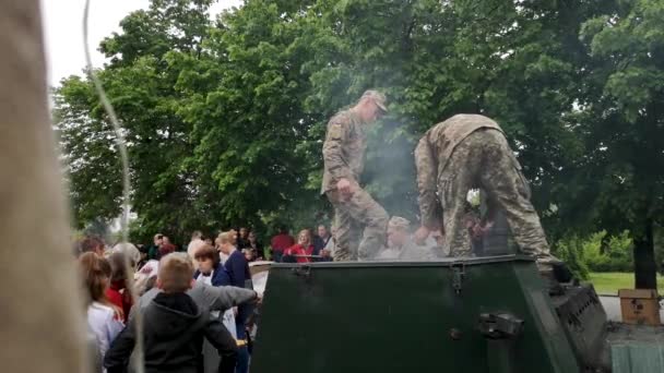 Nikopol Ukraine Mai 2019 Des Militaires Ukrainiens Préparent Bouillie Des — Video