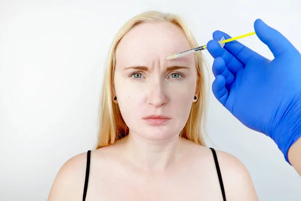 Botox Injekció Homlokán Távolítsa Függőleges Ránctalanító Fiatal Recepción Kozmetikus Fiatalító — Stock Fotó