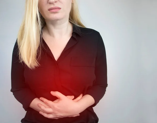 Kobieta Trzyma Brzuch Ból Jamie Brzusznej Koncepcja Chorób Żołądka Układu — Zdjęcie stockowe