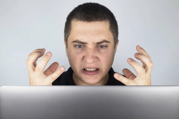 Man Looks Laptop Gets Angry Annoyed What Saw Expressing Emotions — Stock Photo, Image