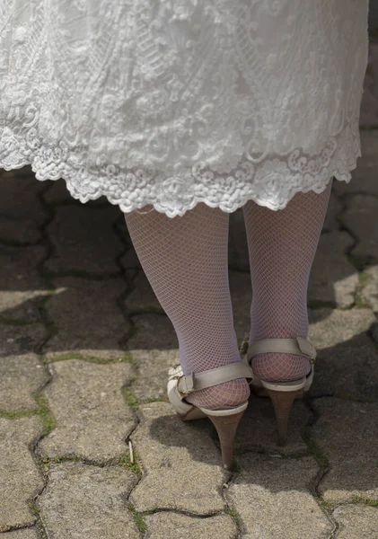 Femme Avec Talons Bas Résille — Photo