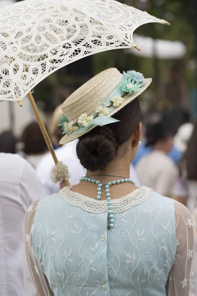 Vista Posteriore Una Donna Che Indossa Ombrello — Foto Stock