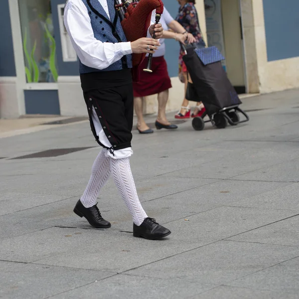 Homme Jouant Cornemuse Groupe Danse Traditionnelle Espagnole — Photo