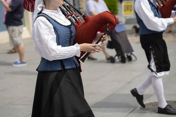 Woman Playing Bagpipe Spanish Traditional Dance Group — Stock Photo, Image