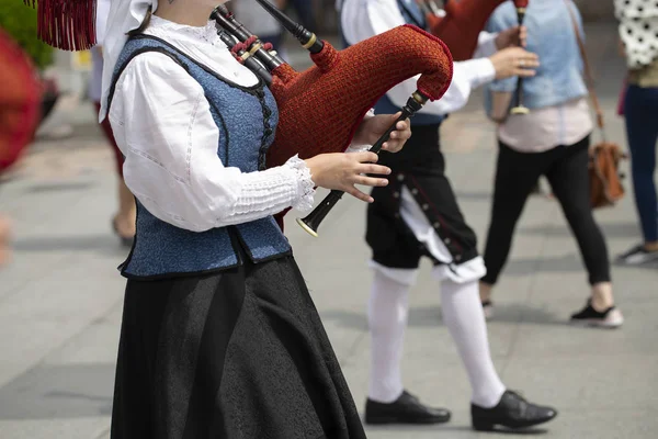 Woman Playing Bagpipe Spanish Traditional Dance Group — Stock Photo, Image