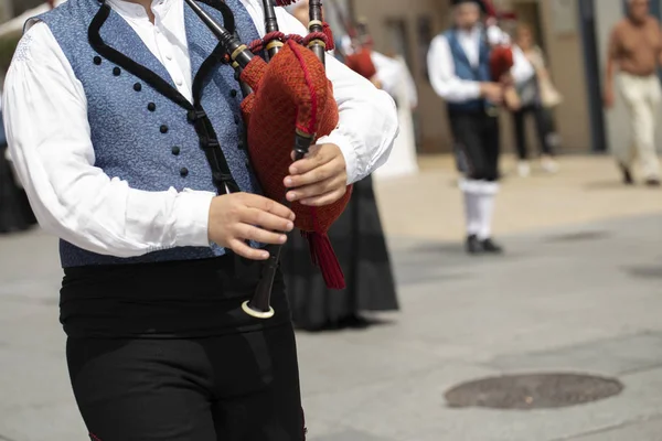 Man Playing Bagpipe Spanish Traditional Dance Group — Stock Photo, Image