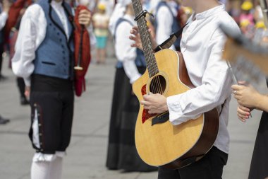 İrlandalı grup oyun