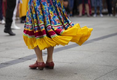 Rus halk dansları topluluğu