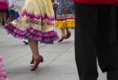 Rus halk dansları topluluğu