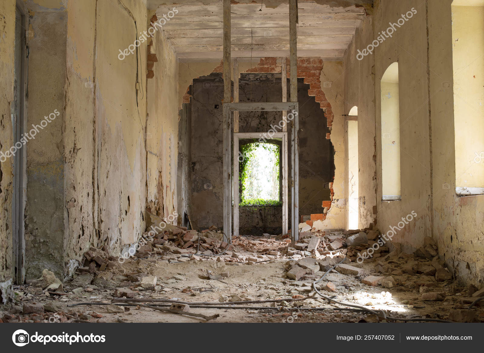 Abandoned Old House Background Stock Photo by ©paulasierra 257407052