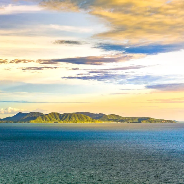 バンサライとチョンブリー タイのサッタヒープ Coloful ている空 — ストック写真