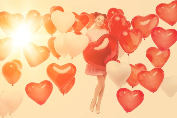 Vacker Flicka Elegant Modell Med Ballonger Form Ett Hjärta Kvinna — Stockfoto