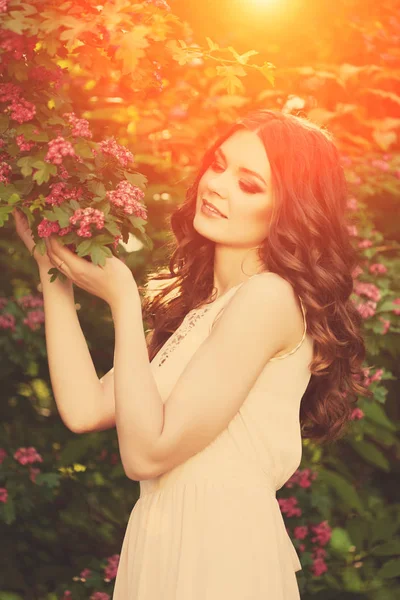 Young Woman Flowers — Stock Photo, Image