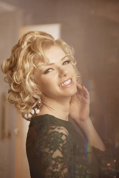 Krása Bohaté Luxusní Žena Jako Marilyn Monroe — Stock fotografie