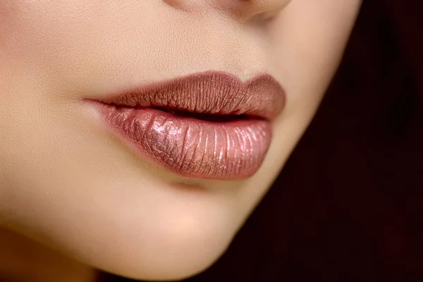 Lábios Mulher Vermelha Fecham Menina Modelo Bonita Com Batom Manicure — Fotografia de Stock
