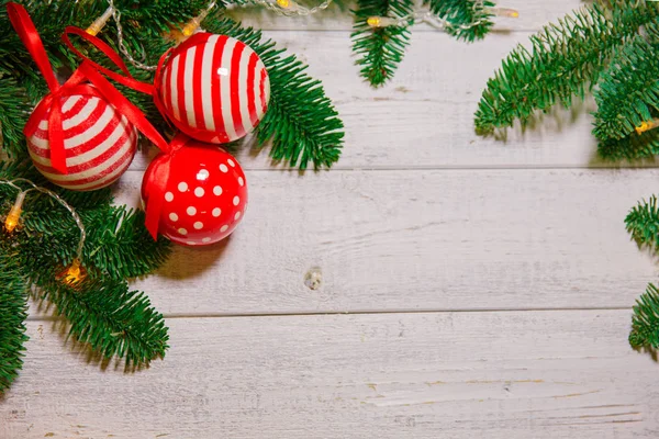 Weihnachtskarte Hintergrund Ist Ein Thema Der Neujahrsparty Geschmückter Tannenbaum Mit lizenzfreie Stockbilder