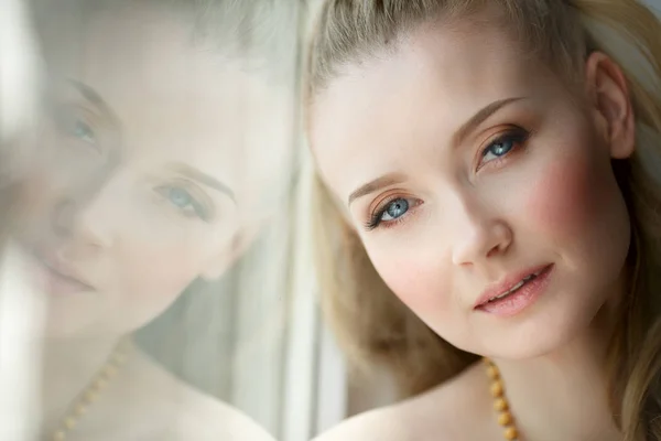 Romantisk Blondin Ung Vacker Söt Kvinna Skönhet Flicka Med Långa Royaltyfria Stockbilder